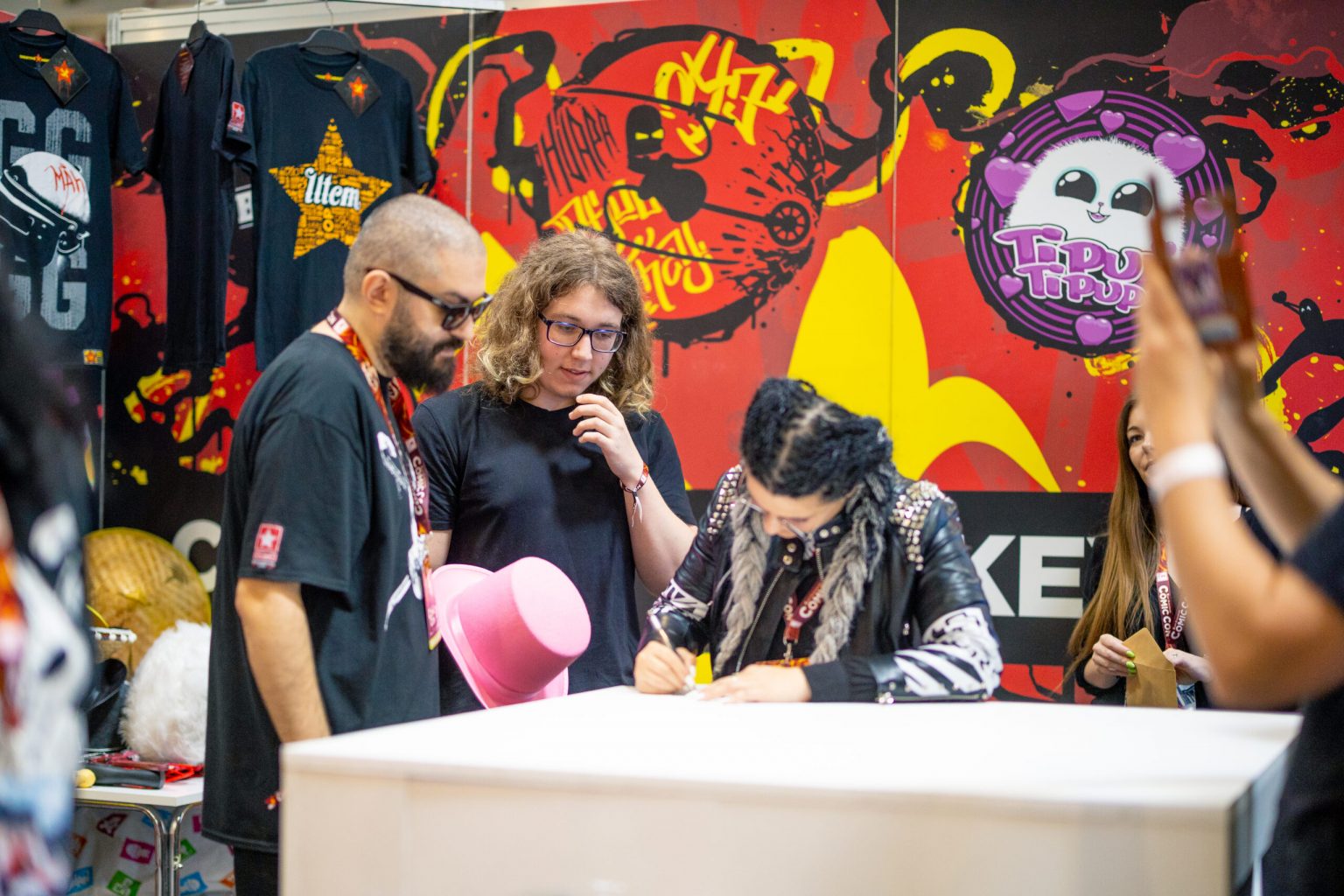 Autograps Autographs - PepperScars MC Conventions